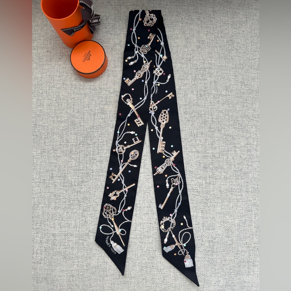 Hermes Les Cles a Pois twilly Black